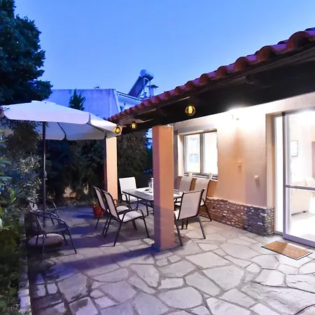 Adam's PalaiónTsiflíkion