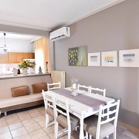 Adam's PalaiónTsiflíkion