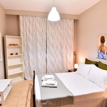 Adam's PalaiónTsiflíkion