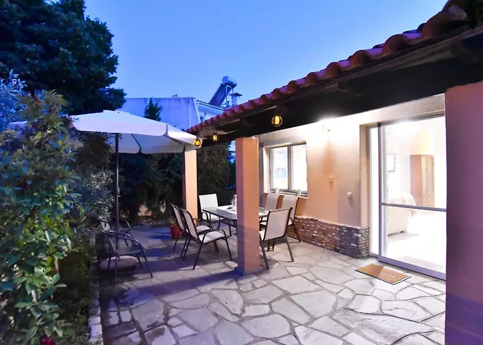 Adam's PalaiónTsiflíkion